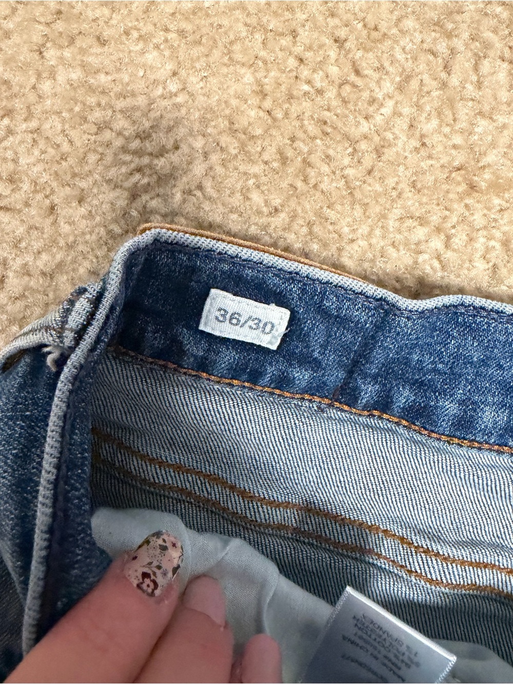 American Eagle Outfitters Men's Straight Jeans in Light and Dark Blue Washes - Picture 5 of 16